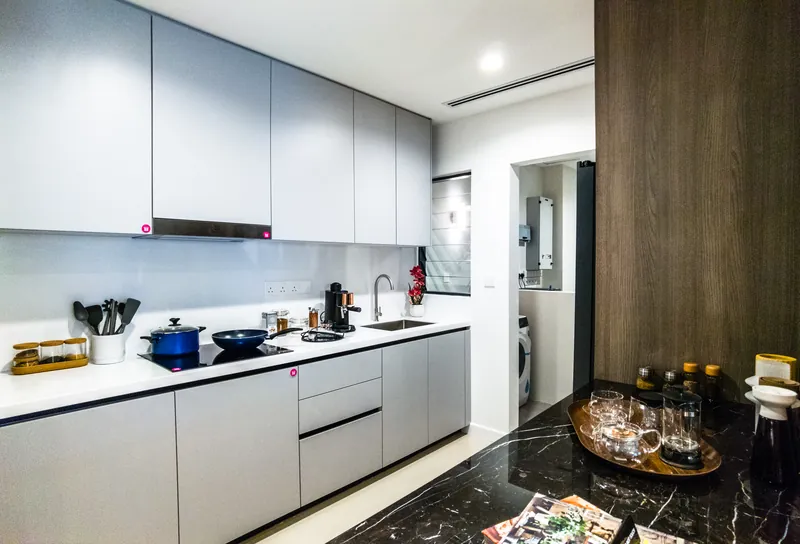 Type C show unit: kitchen